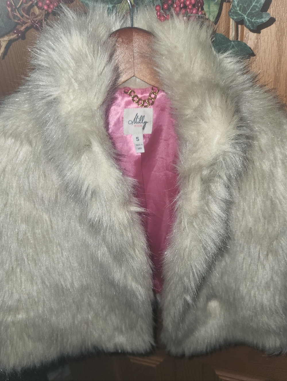 Girls Milly faux fur cropped jacket in a Beige cream color Size 5